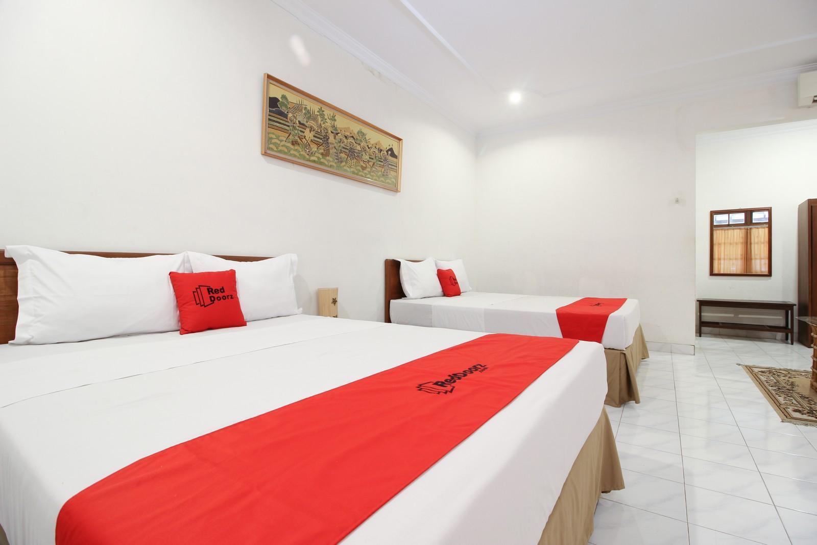 Reddoorz Plus Near Alun Alun Selatan 2 Yogyakarta Exterior photo
