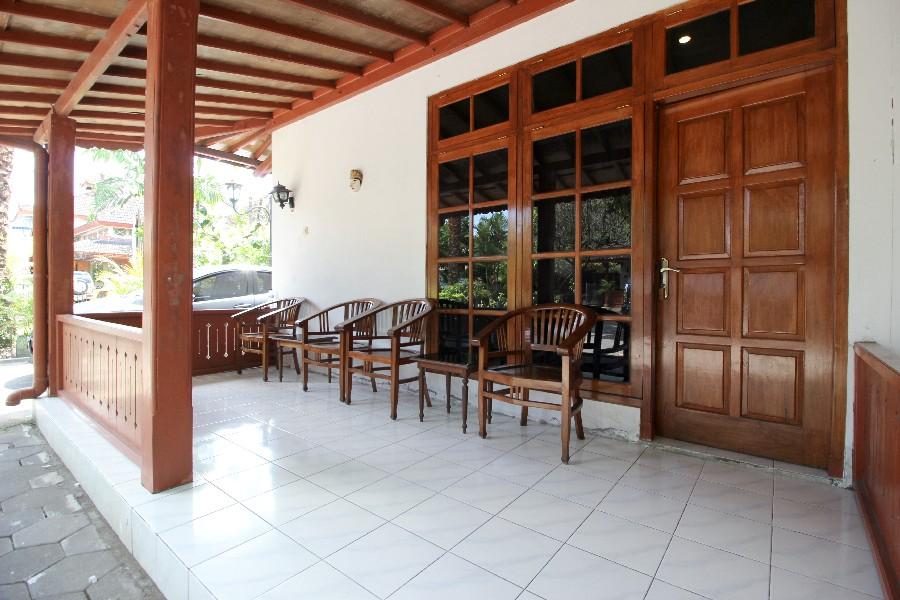Reddoorz Plus Near Alun Alun Selatan 2 Yogyakarta Exterior photo