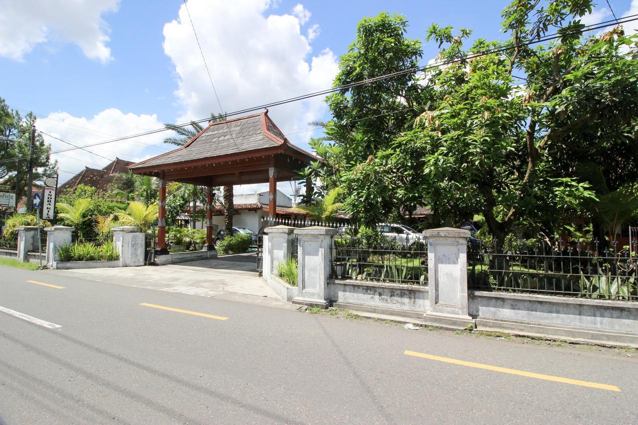 Reddoorz Plus Near Alun Alun Selatan 2 Yogyakarta Exterior photo