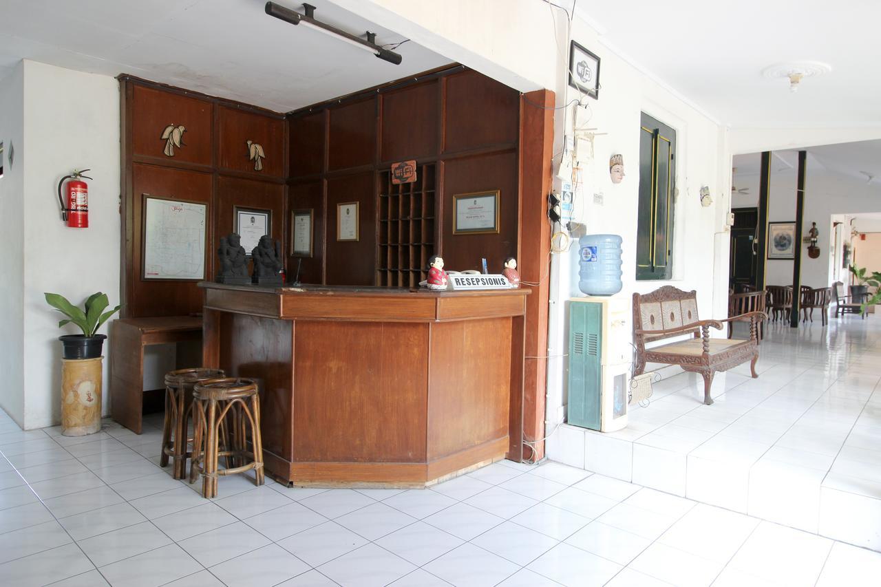 Reddoorz Plus Near Alun Alun Selatan 2 Yogyakarta Exterior photo